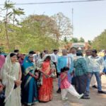 रिश्वत लेते पटवारी का वीडियो हुआ वायरल कलेक्टर से कार्रवाई की मांग को लेकर ग्रामीण पहुंचे कलेक्ट्रेट