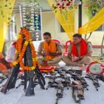 Singrauli News – Singrauli News विजयदशमी पर्व पर मोरवा थाने में शस्त्र पूजन पुलिस अधिकारियों ने विधि-विधान से की पूजा, निर्दोष पर शस्त्र का प्रयोग न करने का लिया संकल्प