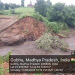 18 साल पुराना बंधा रात में टूटा, मछली पालकों को भारी नुकसान का आरोप